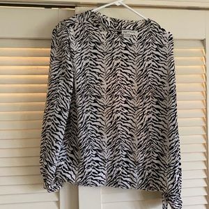 White and black animal print long sleeve blouse 6